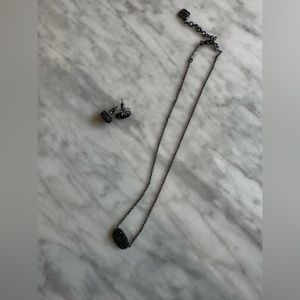 Kendra Scott earrings and necklace set!